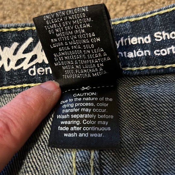 Cutoff Distressed Jean Shorts - Picture 8 of 9